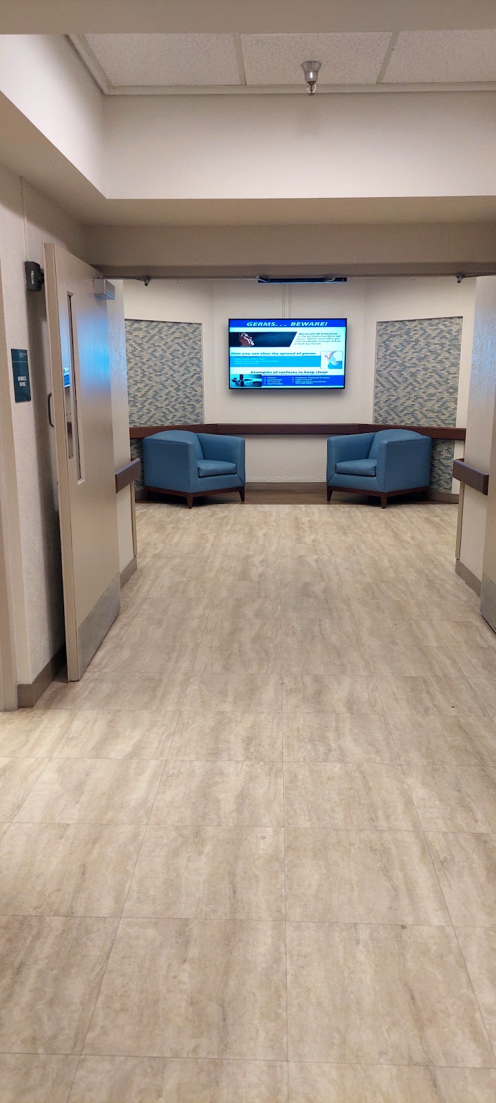 MEMORIAL MANOR nursing home in PEMBROKE PINES, FL - Photo 4 of 10