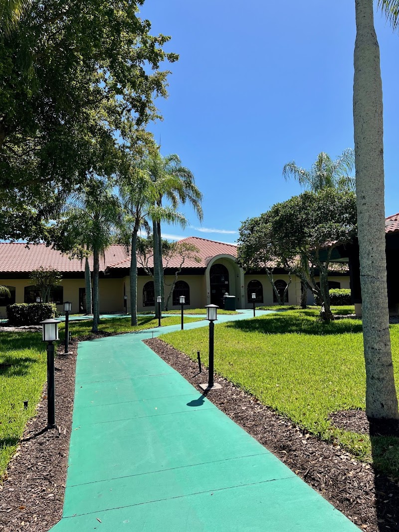 REGENTS PARK OF SUNRISE nursing home in SUNRISE, FL - Photo 2 of 10