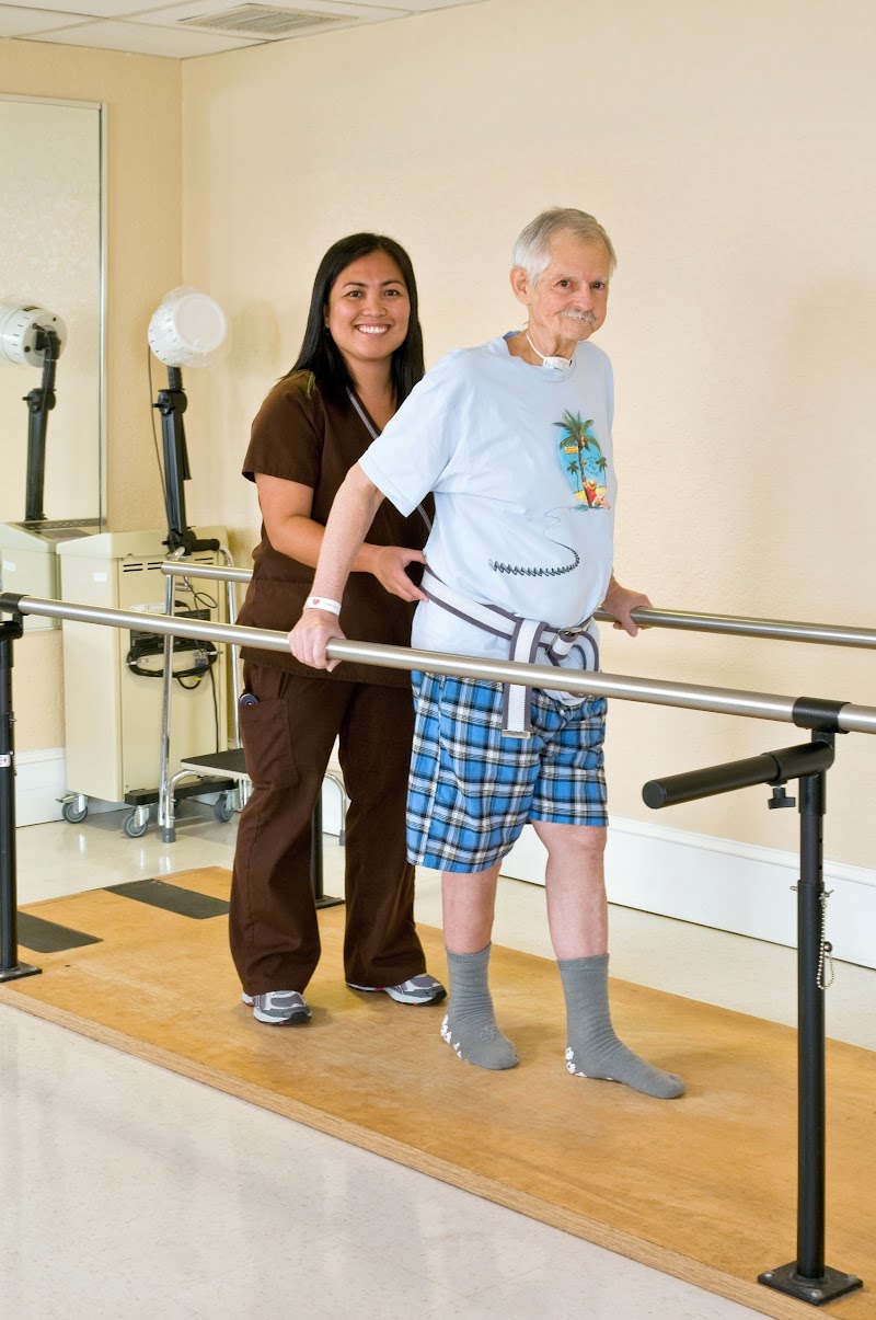 LIFE CARE CENTER OF HILLIARD nursing home in HILLIARD, FL - Photo 5 of 10