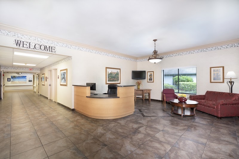 BAYONET POINT HEALTH CENTER BY HARBORVIEW nursing home in HUDSON, FL - Photo 4 of 10