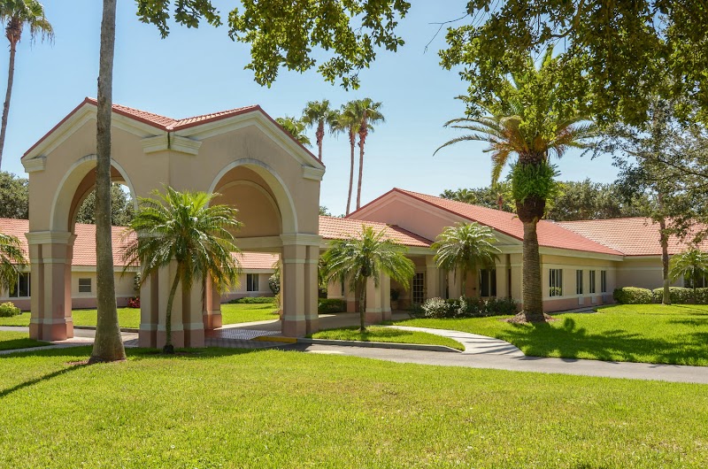 CRESCENT HEALTH AND REHABILITATION CENTER nursing home in SARASOTA, FL - Photo 2 of 5