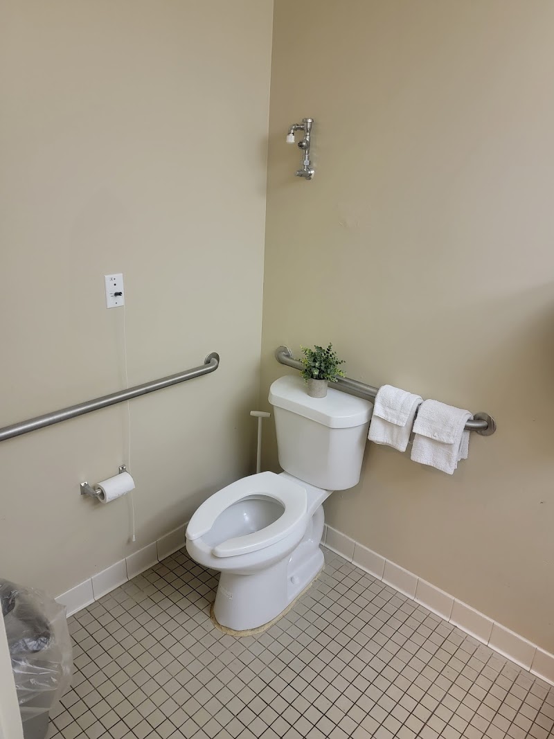 BAYA POINTE NURSING AND REHABILITATION CENTER nursing home in LAKE CITY, FL - Photo 5 of 10