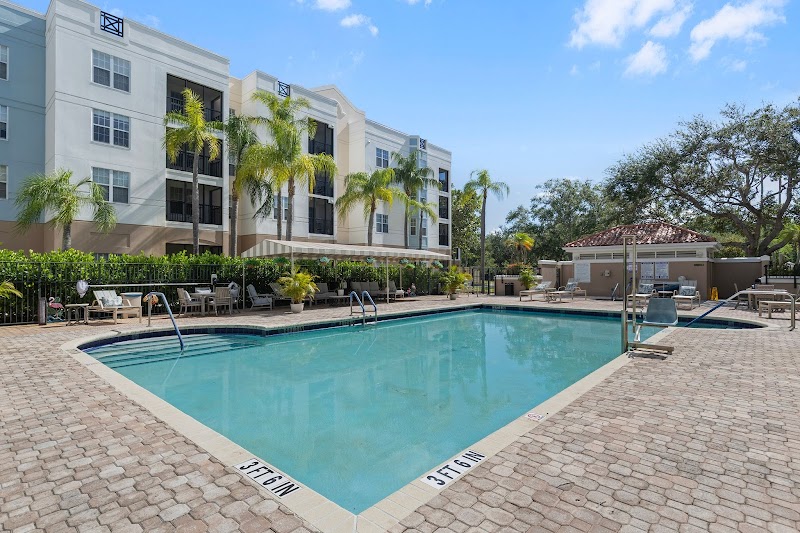 STRATFORD COURT OF BOCA RATON nursing home in BOCA RATON, FL - Photo 5 of 10