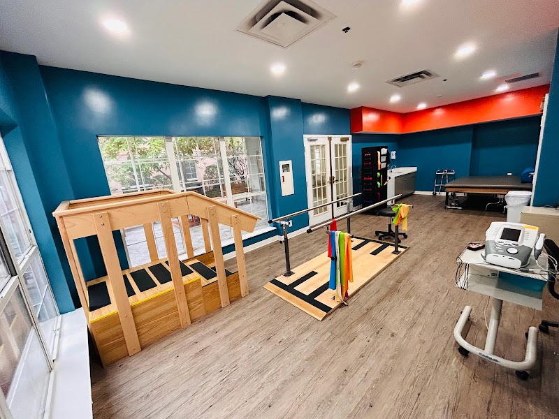 COLONIAL SKILLED NURSING FACILITY LLC nursing home in WEST PALM BEACH, FL - Photo 2 of 8