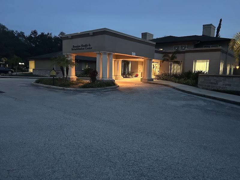AVIATA AT OAKFIELD nursing home in BRANDON, FL - Photo 4 of 5
