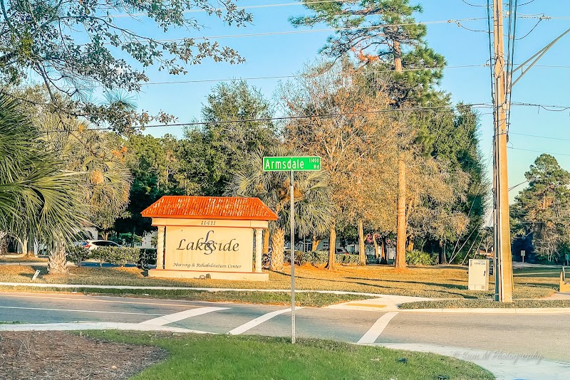LAKESIDE CENTER FOR REHABILITATION AND HEALING nursing home in JACKSONVILLE, FL - Photo 4 of 10