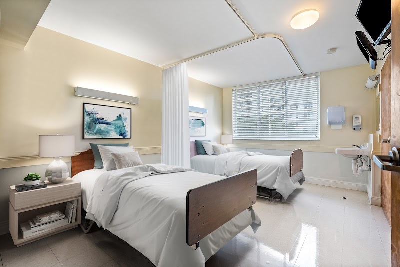 JACKSON GARDENS HEALTH AND REHABILITATION CENTER nursing home in MIAMI, FL - Photo 4 of 10