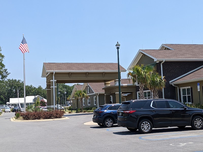 DE LUNA HEALTH AND REHABILITATION CENTER nursing home in PENSACOLA, FL - Photo 4 of 10