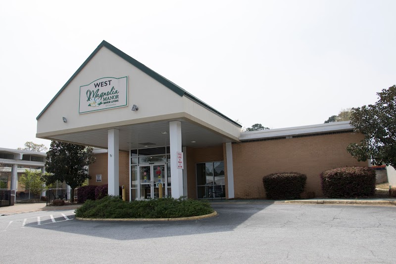 MAGNOLIA MANOR OF COLUMBUS NURSING CENTER - WEST nursing home in COLUMBUS, GA - Photo 2 of 5
