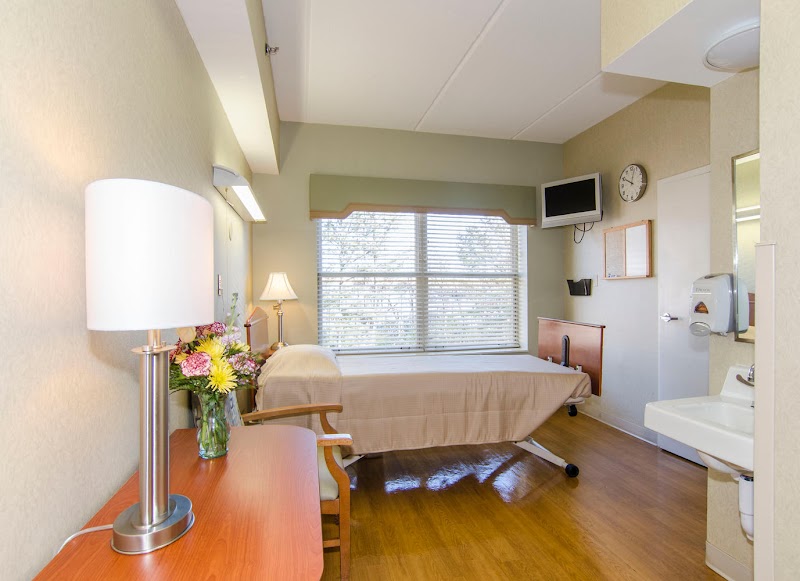 DECATUR CENTER FOR NURSING AND HEALING LLC nursing home in DECATUR, GA - Photo 4 of 5