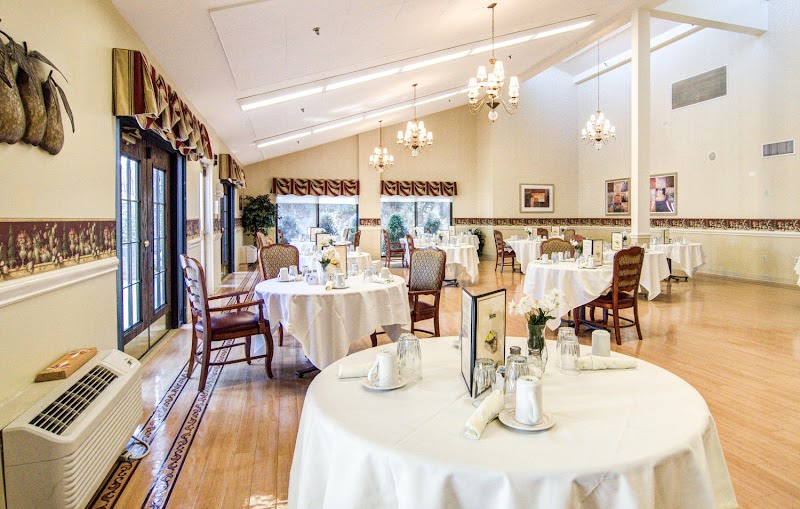 EAST COBB CENTER FOR NURSING AND HEALING LLC nursing home in MARIETTA, GA - Photo 4 of 10