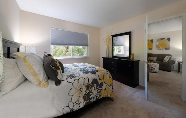 DELMAR GARDENS OF SMYRNA nursing home in SMYRNA, GA - Photo 1 of 5