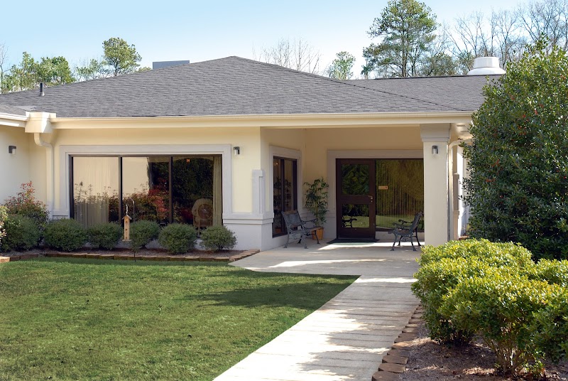 LIFE CARE CENTER OF GWINNETT nursing home in LAWRENCEVILLE, GA - Photo 5 of 10