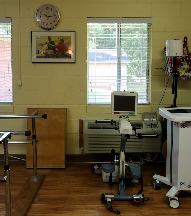 AVALON HEALTH AND REHABILITATION nursing home in NEWNAN, GA - Photo 5 of 10