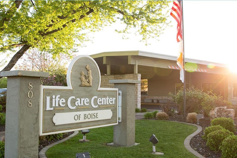 LIFE CARE CENTER OF BOISE nursing home in BOISE, ID - Photo 4 of 10