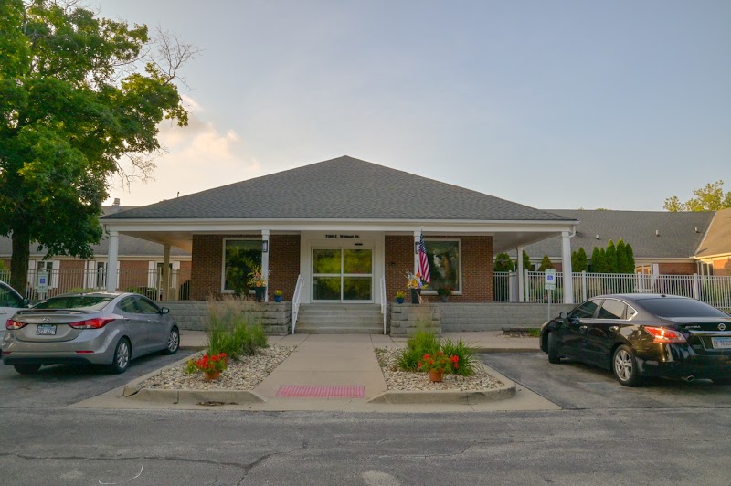 GOLDWATER CARE BLOOMINGTON nursing home in BLOOMINGTON, IL - Photo 2 of 5