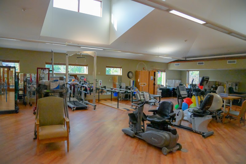 GOLDWATER CARE BLOOMINGTON nursing home in BLOOMINGTON, IL - Photo 4 of 5