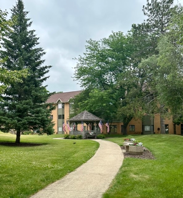 ALLURE OF PINECREST nursing home in MOUNT MORRIS, IL - Photo 4 of 5