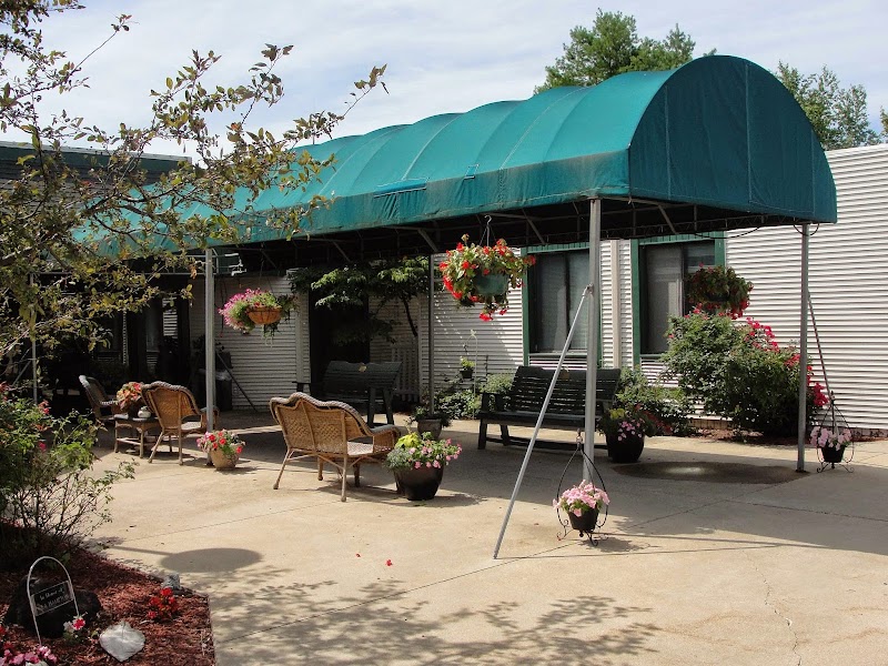 SULLIVAN HEALTHCARE & SENIOR LIVING nursing home in SULLIVAN, IL - Photo 3 of 5