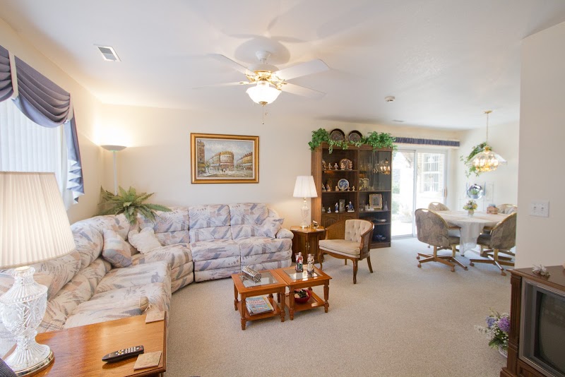 QUINCY HEALTHCARE & SR LIVING nursing home in QUINCY, IL - Photo 5 of 5