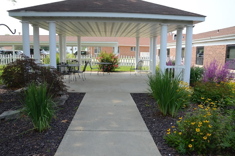 TAYLORVILLE CARE CENTER nursing home in TAYLORVILLE, IL - Photo 2 of 5