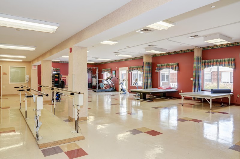 PEARL OF ELK GROVE, THE nursing home in ELK GROVE VILLAGE, IL - Photo 4 of 5
