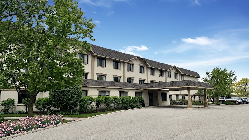 BELLA TERRA STREAMWOOD nursing home in STREAMWOOD, IL - Photo 2 of 10