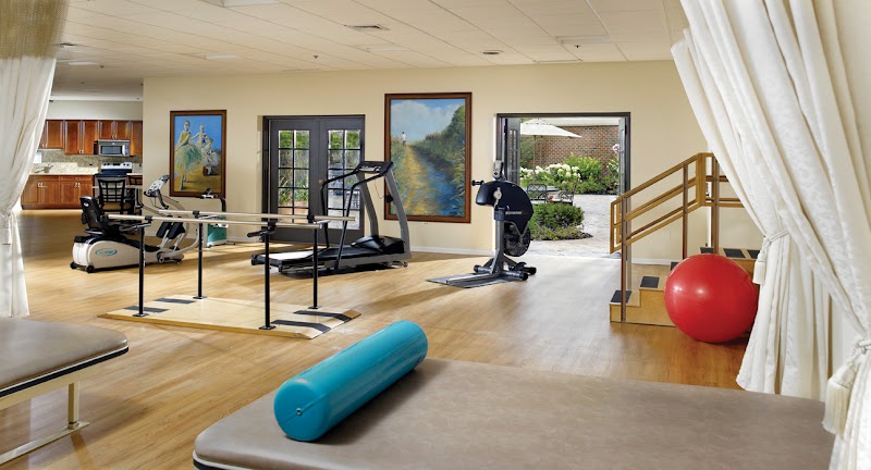 WHITEHALL OF DEERFIELD nursing home in DEERFIELD, IL - Photo 2 of 10
