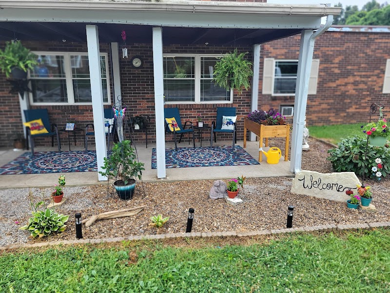 AXIOM HEALTHCARE OF ROSICLARE nursing home in ROSICLARE, IL - Photo 4 of 5