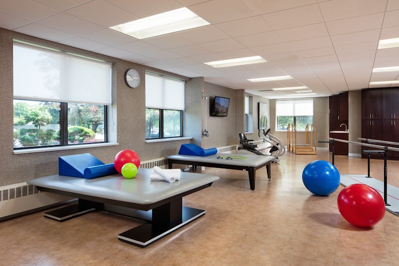HARMONY HEALTHCARE & REHAB CTR nursing home in CHICAGO, IL - Photo 4 of 10