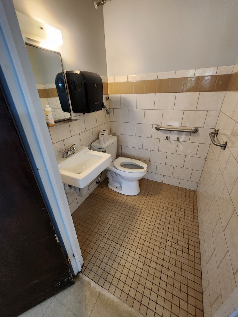 KENSINGTON PLACE NRSG & REHAB nursing home in CHICAGO, IL - Photo 5 of 5