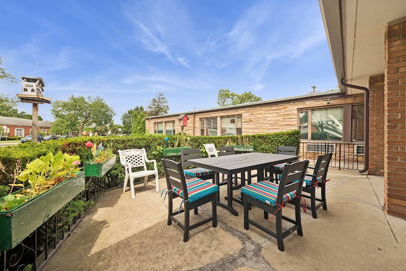 PARK RIDGE HEALTHCARE CENTER nursing home in PARK RIDGE, IL - Photo 2 of 10