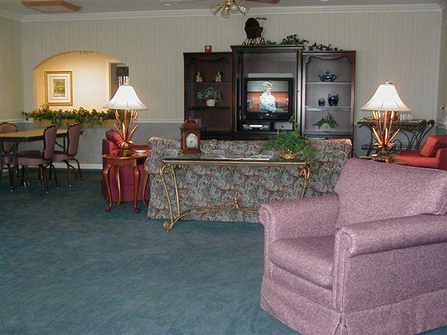 PARKWAY MANOR nursing home in MARION, IL - Photo 2 of 10