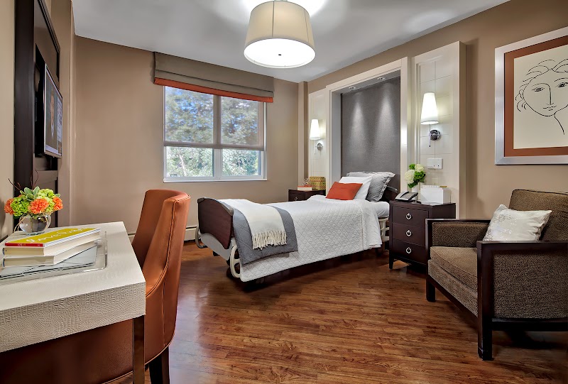 WARREN BARR LINCOLN PARK nursing home in CHICAGO, IL - Photo 2 of 5