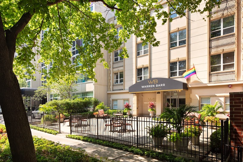 WARREN BARR LINCOLN PARK nursing home in CHICAGO, IL - Photo 3 of 5