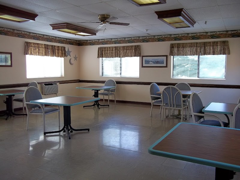 ARCADIA CARE ALEDO nursing home in ALEDO, IL - Photo 4 of 5