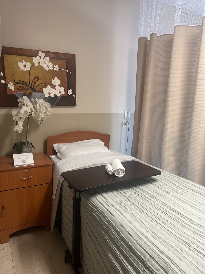 PARKSHORE ESTATES NURSING & REHAB nursing home in CHICAGO, IL - Photo 2 of 3