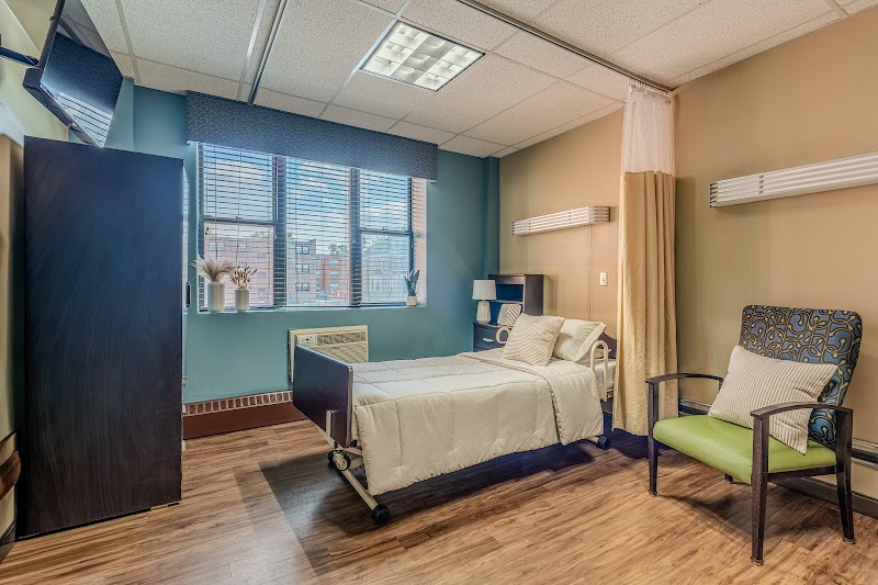 PAVILION OF SOUTH SHORE nursing home in CHICAGO, IL - Photo 4 of 5