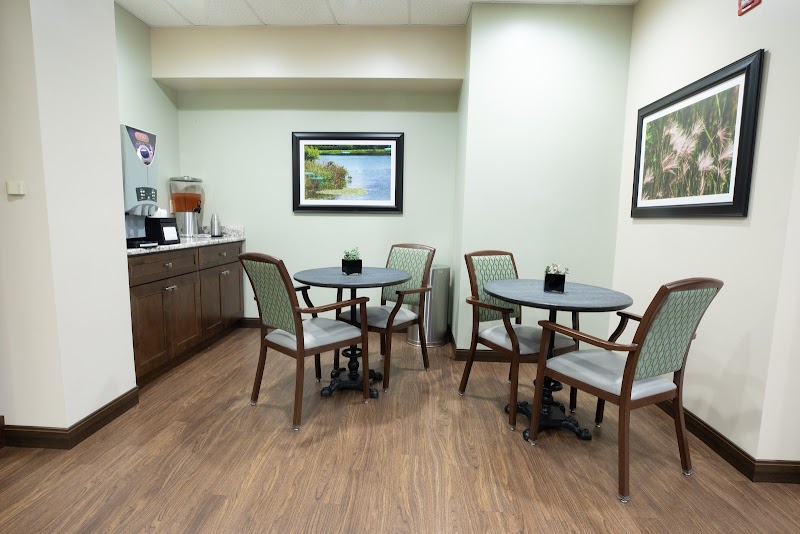 RADFORD GREEN nursing home in LINCOLNSHIRE, IL - Photo 3 of 10