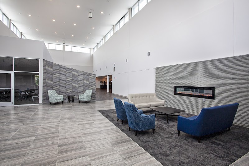 THRIVE OF FOX VALLEY nursing home in AURORA, IL - Photo 2 of 10