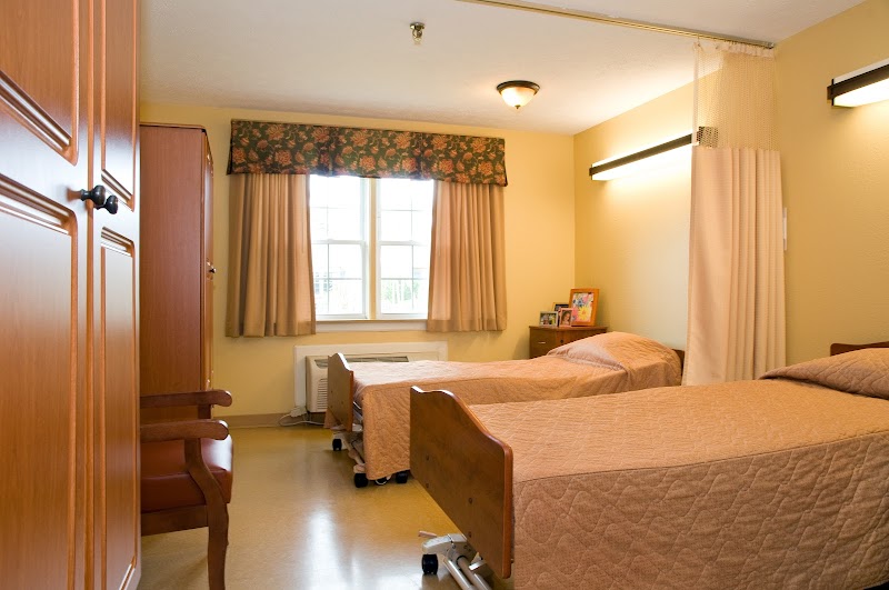 GREEN VALLEY CARE CENTER nursing home in NEW ALBANY, IN - Photo 4 of 5