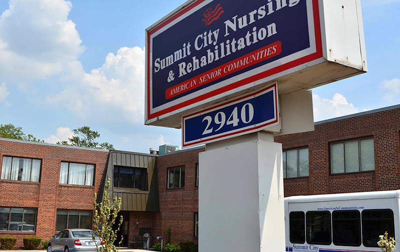 SUMMIT CITY NURSING AND REHABILITATION nursing home in FORT WAYNE, IN - Photo 2 of 10