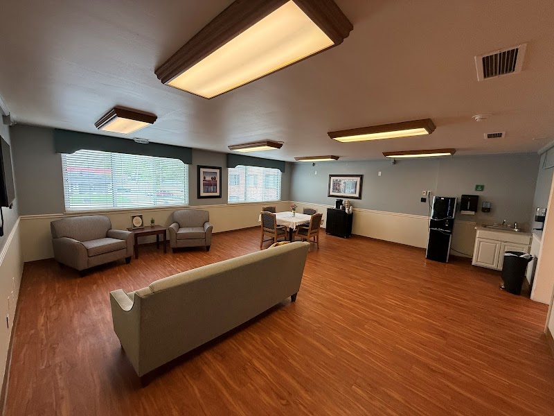 SUMMIT CITY NURSING AND REHABILITATION nursing home in FORT WAYNE, IN - Photo 4 of 10