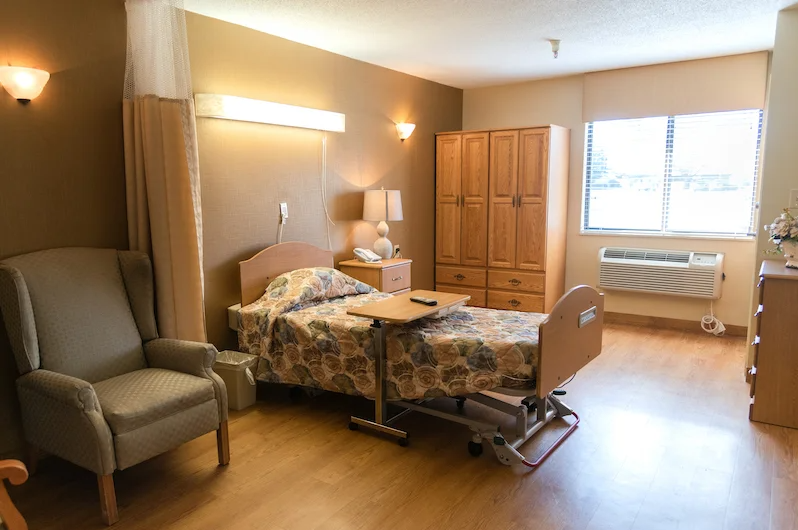 COLONIAL OAKS HEALTH CARE CENTER nursing home in MARION, IN - Photo 4 of 10