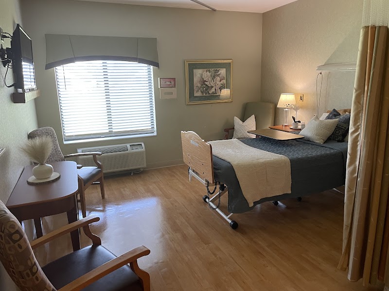 MAJESTIC CARE OF AVON nursing home in AVON, IN - Photo 4 of 5