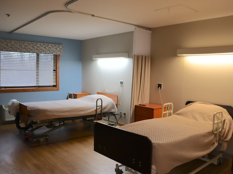 MAJESTIC CARE OF JEFFERSON POINTE nursing home in FORT WAYNE, IN - Photo 2 of 5
