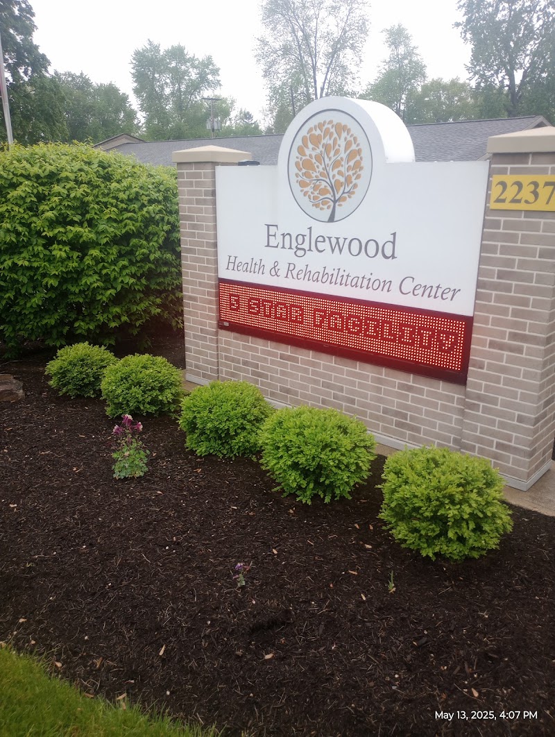 ENGLEWOOD HEALTH & REHABILITATION CENTER nursing home in FORT WAYNE, IN - Photo 4 of 9