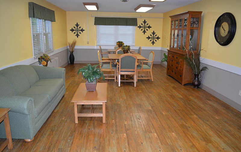 CLARK REHABILITATION AND SKILLED NURSING CENTER nursing home in CLARKSVILLE, IN - Photo 3 of 5