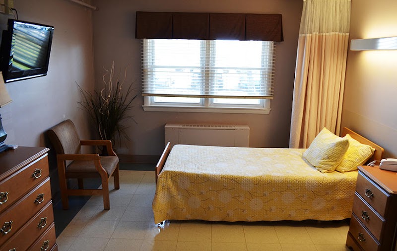 CLARK REHABILITATION AND SKILLED NURSING CENTER nursing home in CLARKSVILLE, IN - Photo 4 of 5