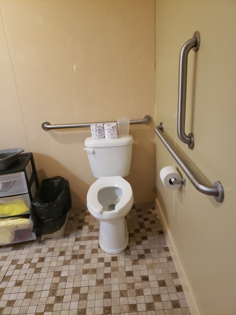 BROOKE KNOLL VILLAGE nursing home in AVON, IN - Photo 4 of 5